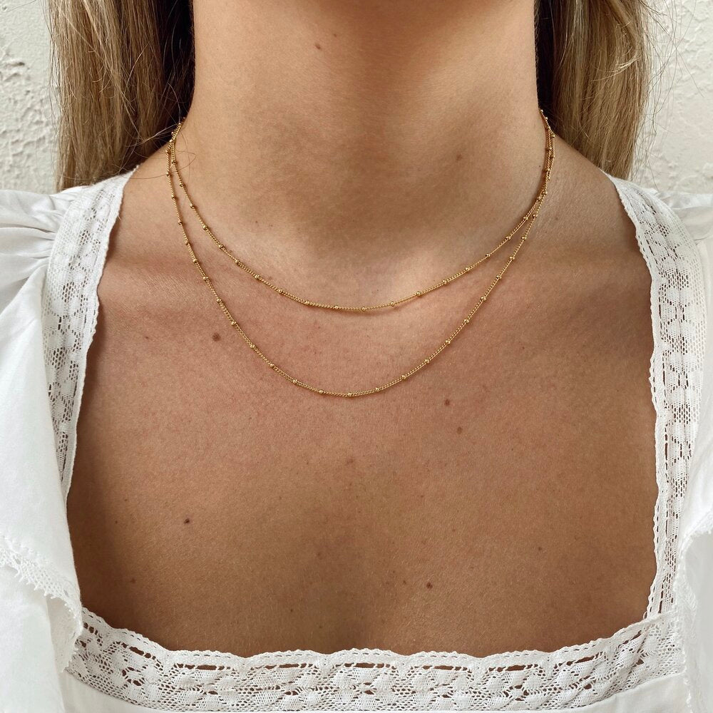 dotted necklace