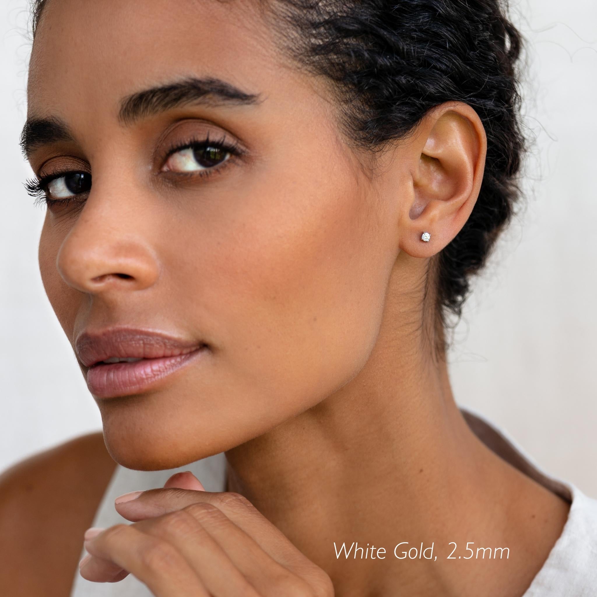 14k White Gold Diamond Stud Earrings 2.5mm - Aria