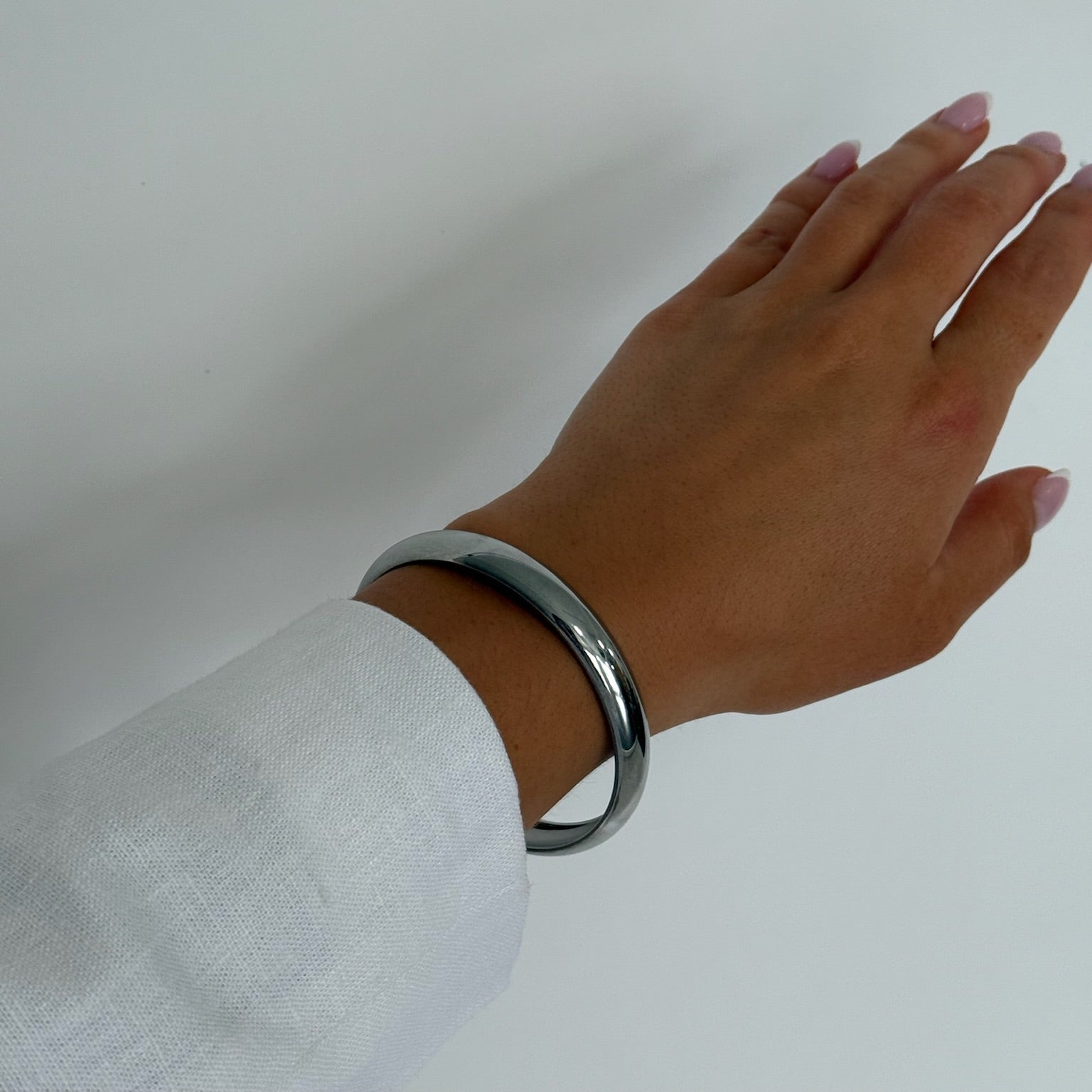 statement bangle (10mm)