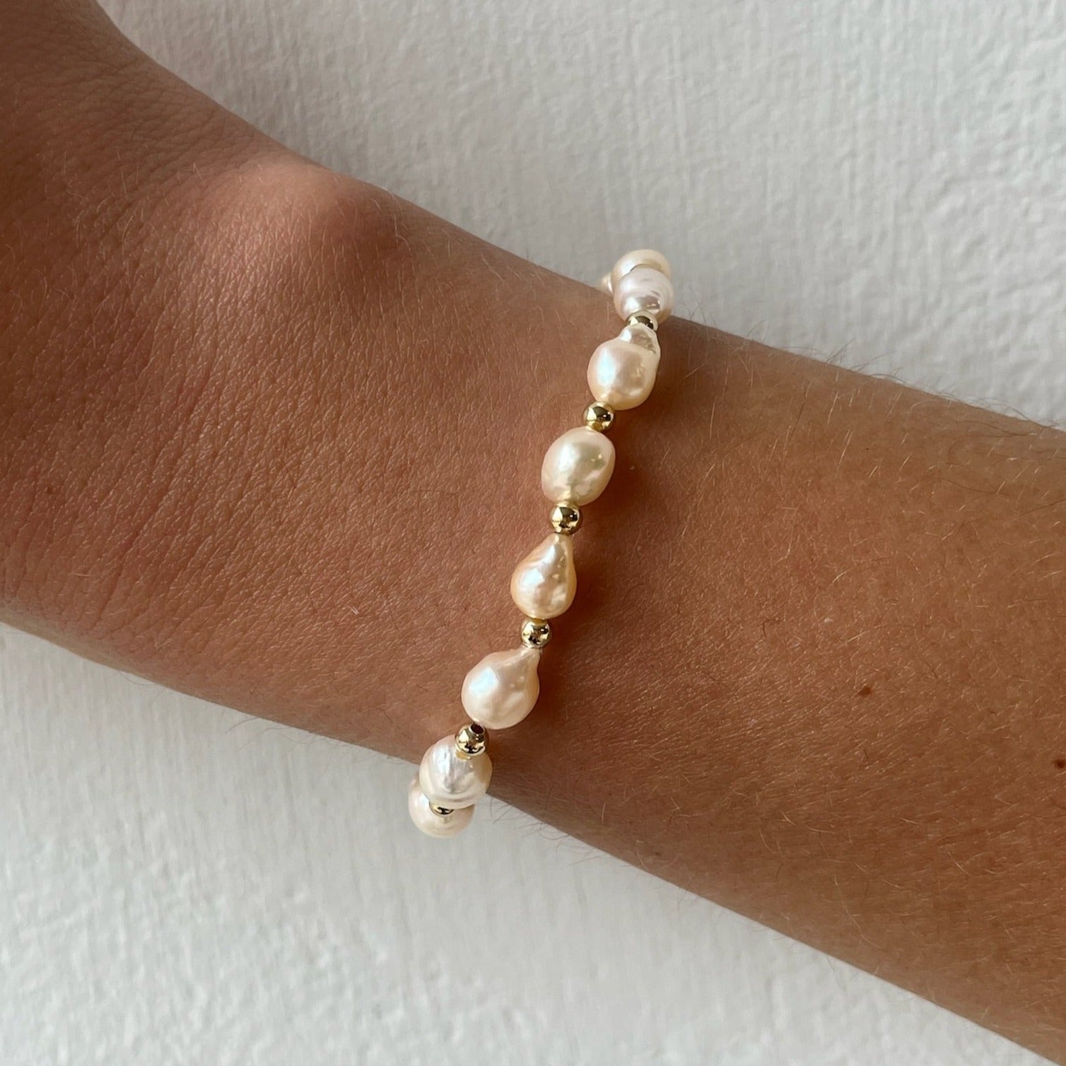 baroque pearl bracelet