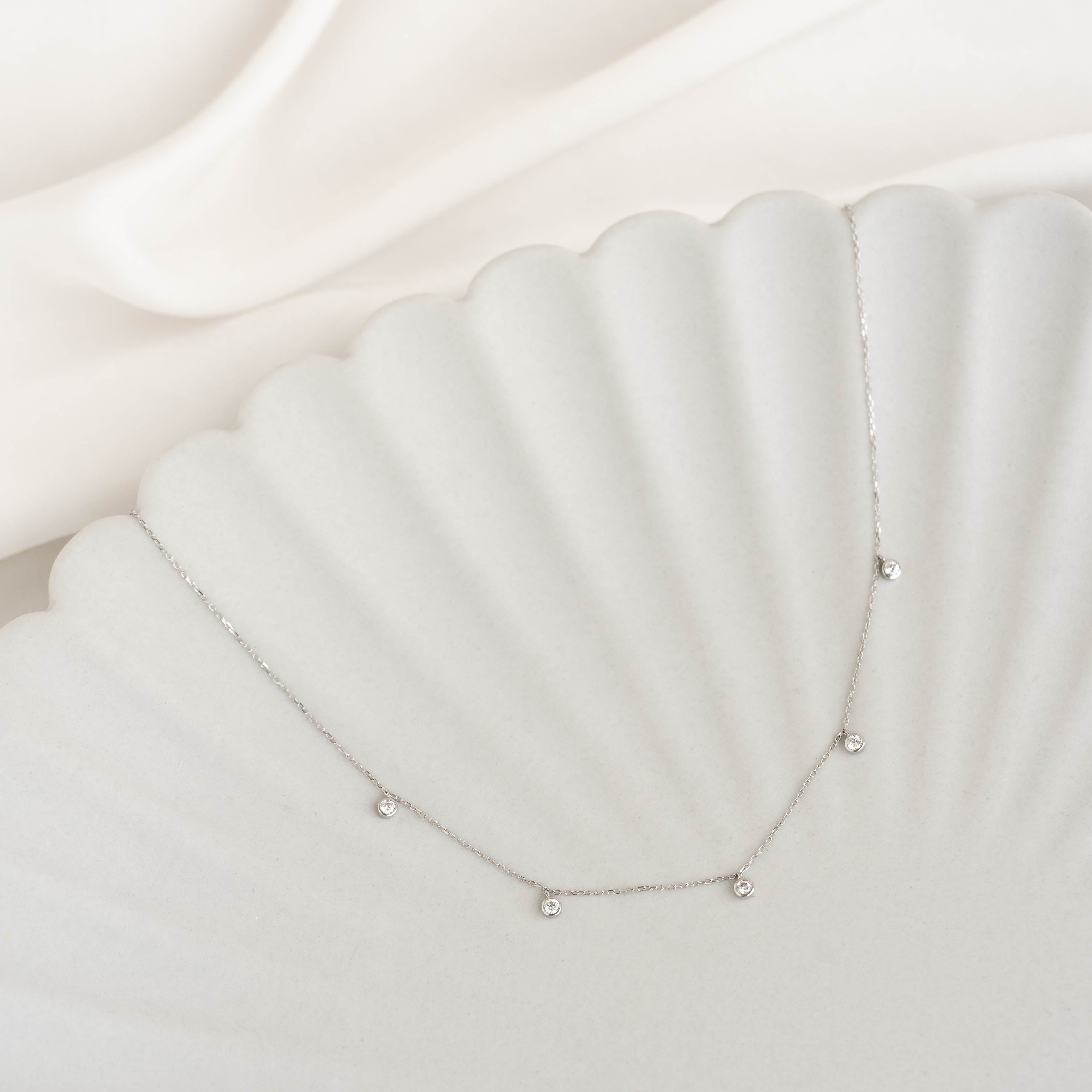 5-Diamond Necklace White Gold